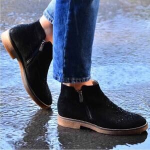 $399 Italeau Foliana Waterproof Suede Booties Size 40.5/US 10